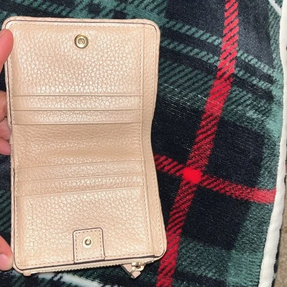 Nude Tory Burch bi fold wallet! - Picture 2 of 4